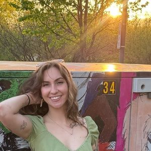 Meet your Posher, Naomi